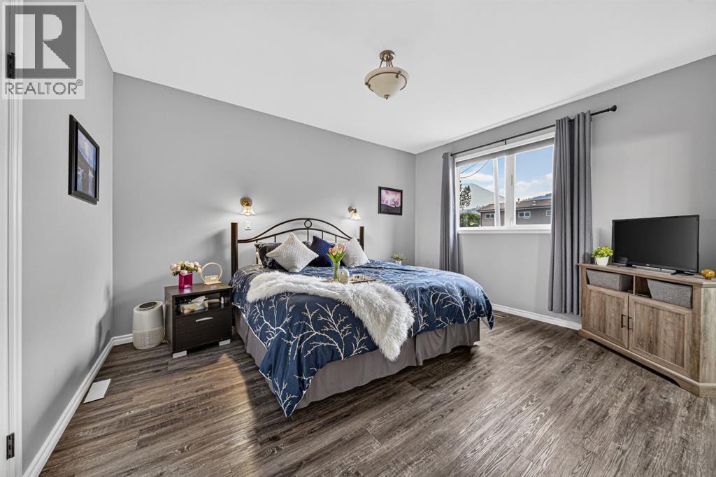 22606 10 Avenue - 22