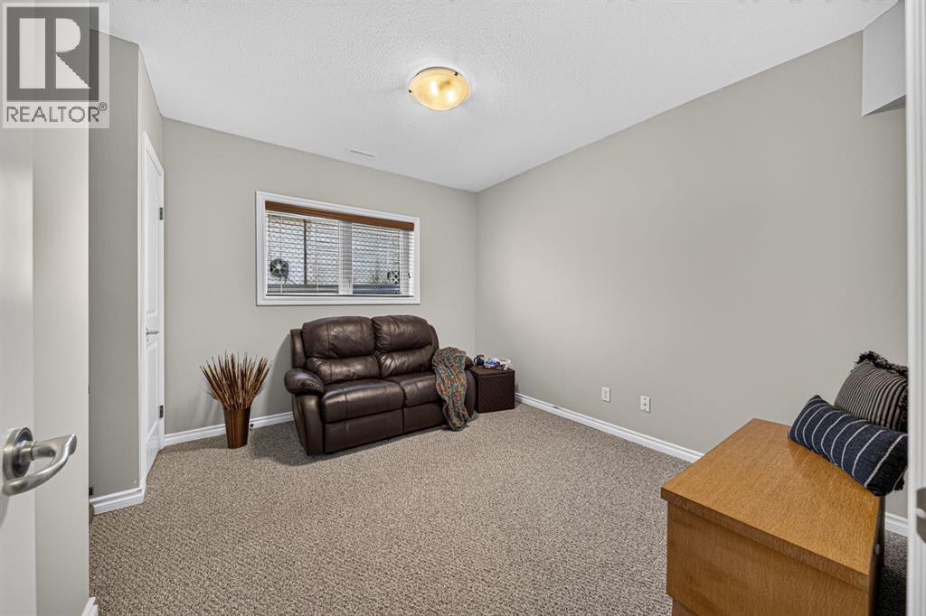22606 10 Avenue - 35