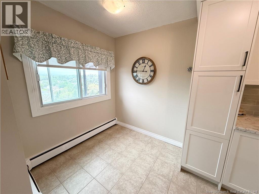 #909 310 Woodward - 13