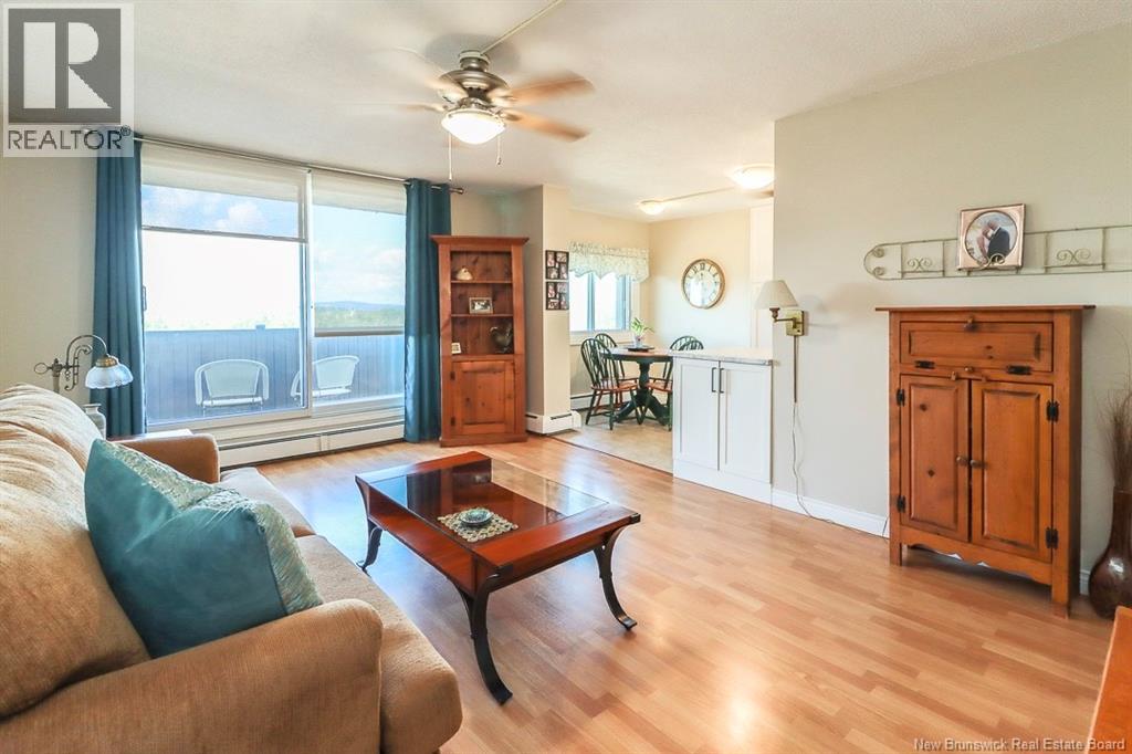 #909 310 Woodward - 16