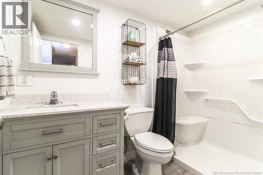 #909 310 Woodward - 26