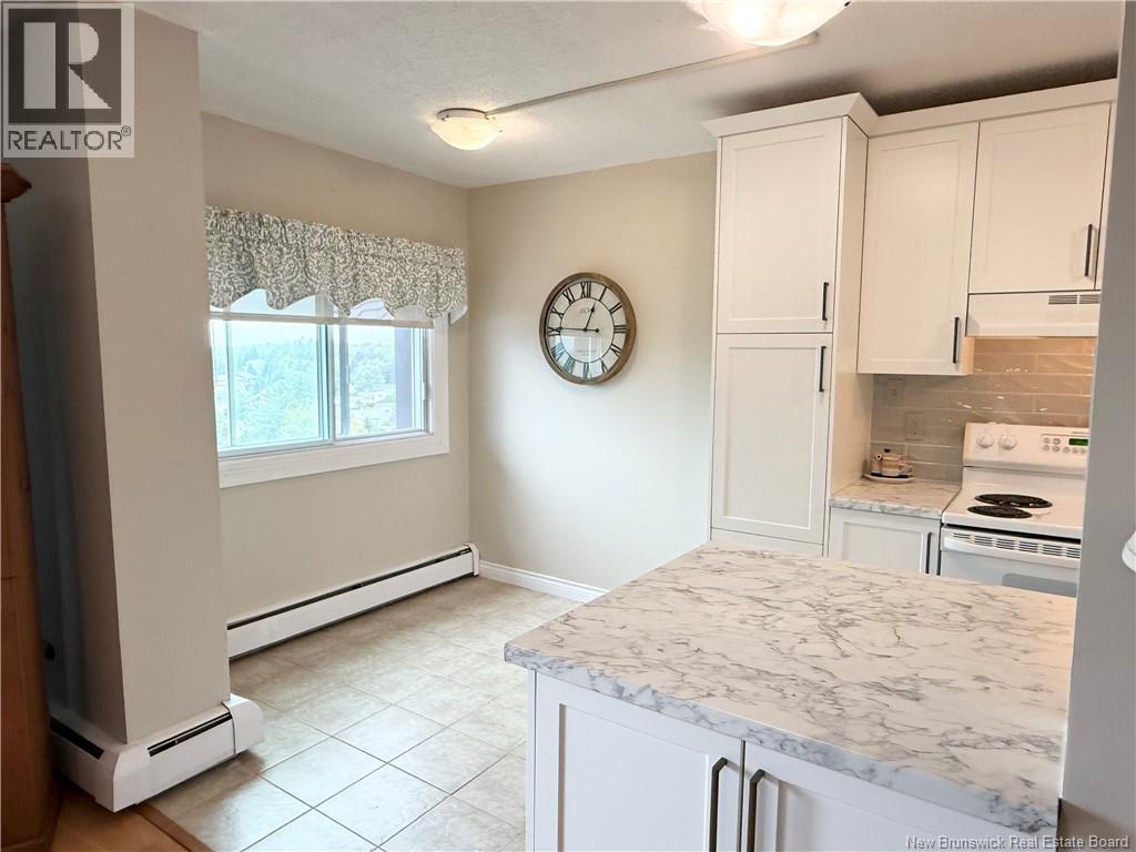 #909 310 Woodward - 12
