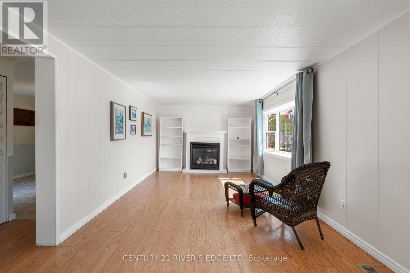 1871 OXFORD AVENUE - 4