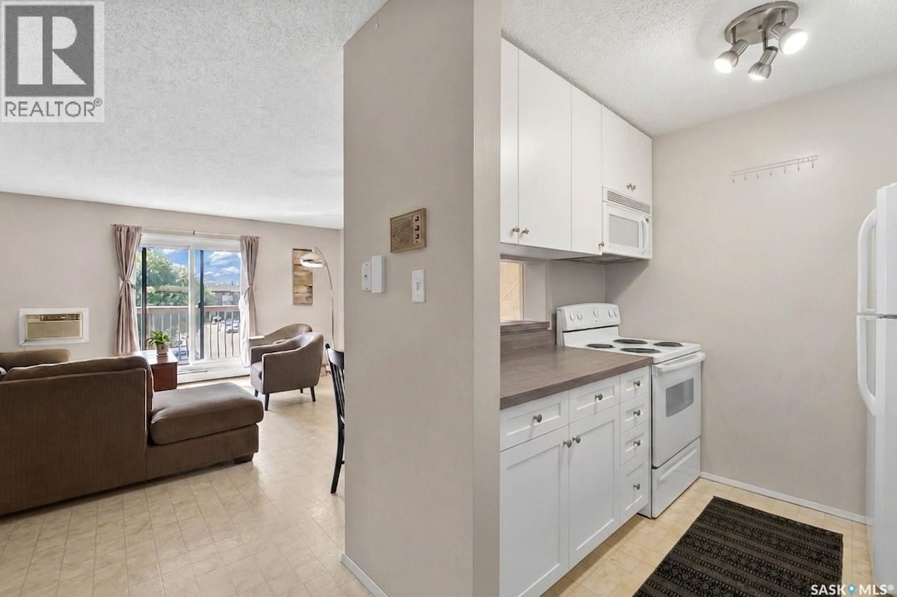#310 215 Tait PLACE - 6