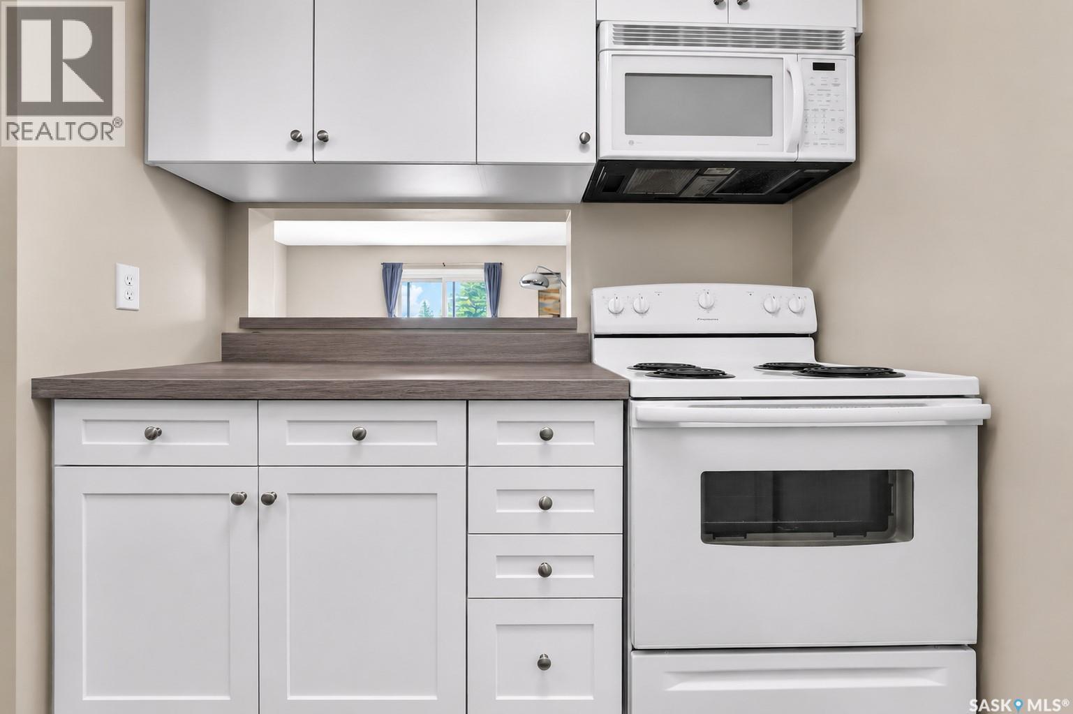 #310 215 Tait PLACE - Image 10