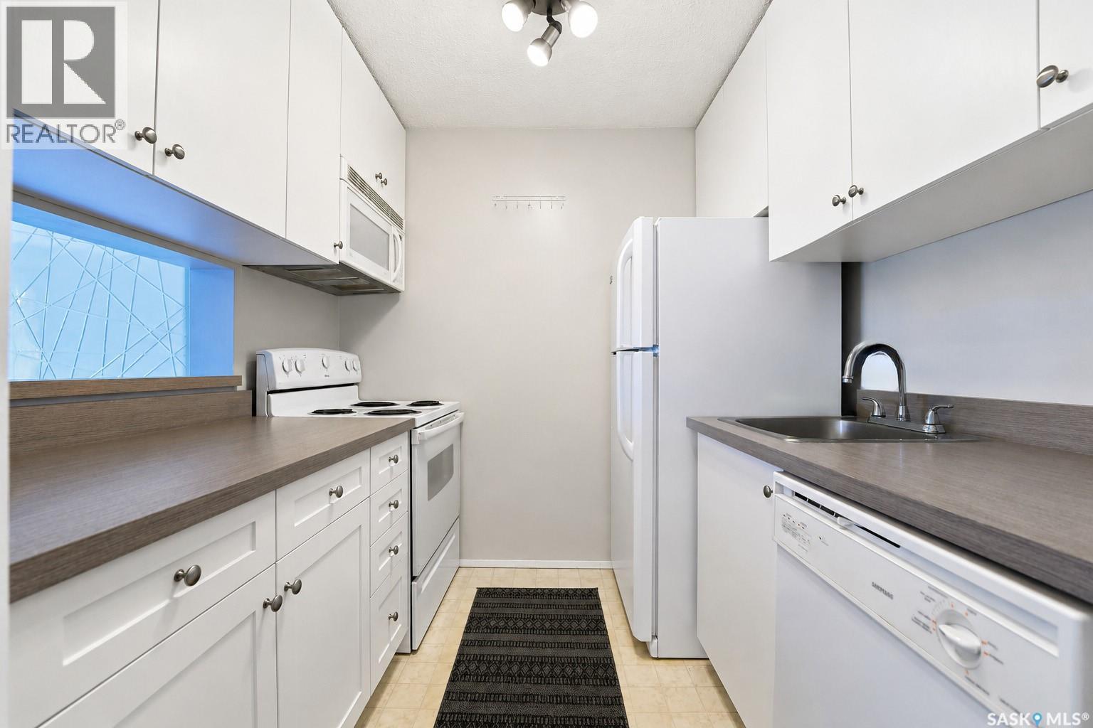 #310 215 Tait PLACE - 7
