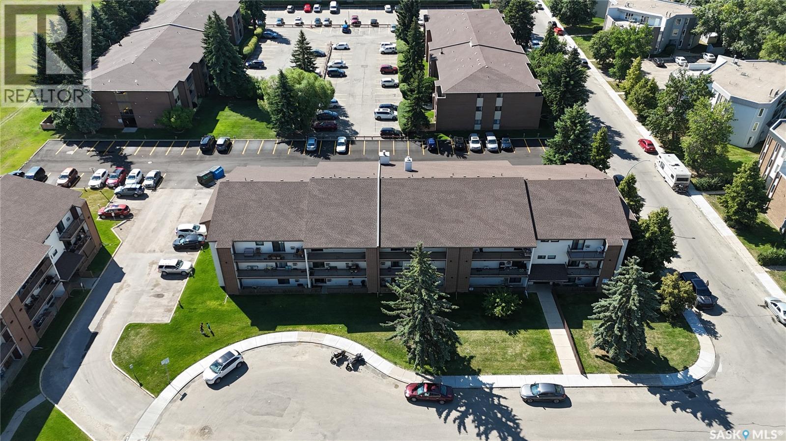 #310 215 Tait PLACE - 41