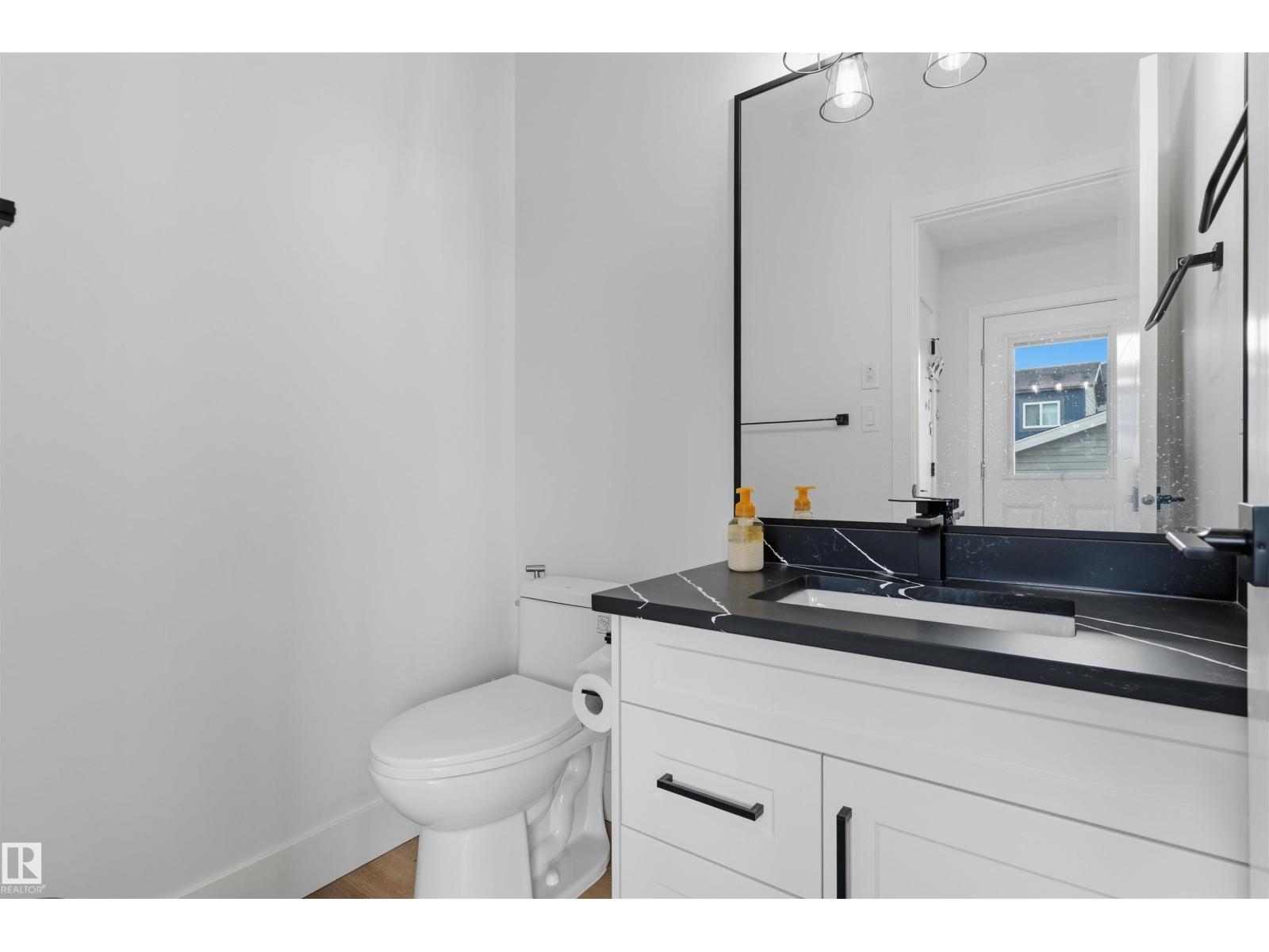 4373 37 ST - Image 15