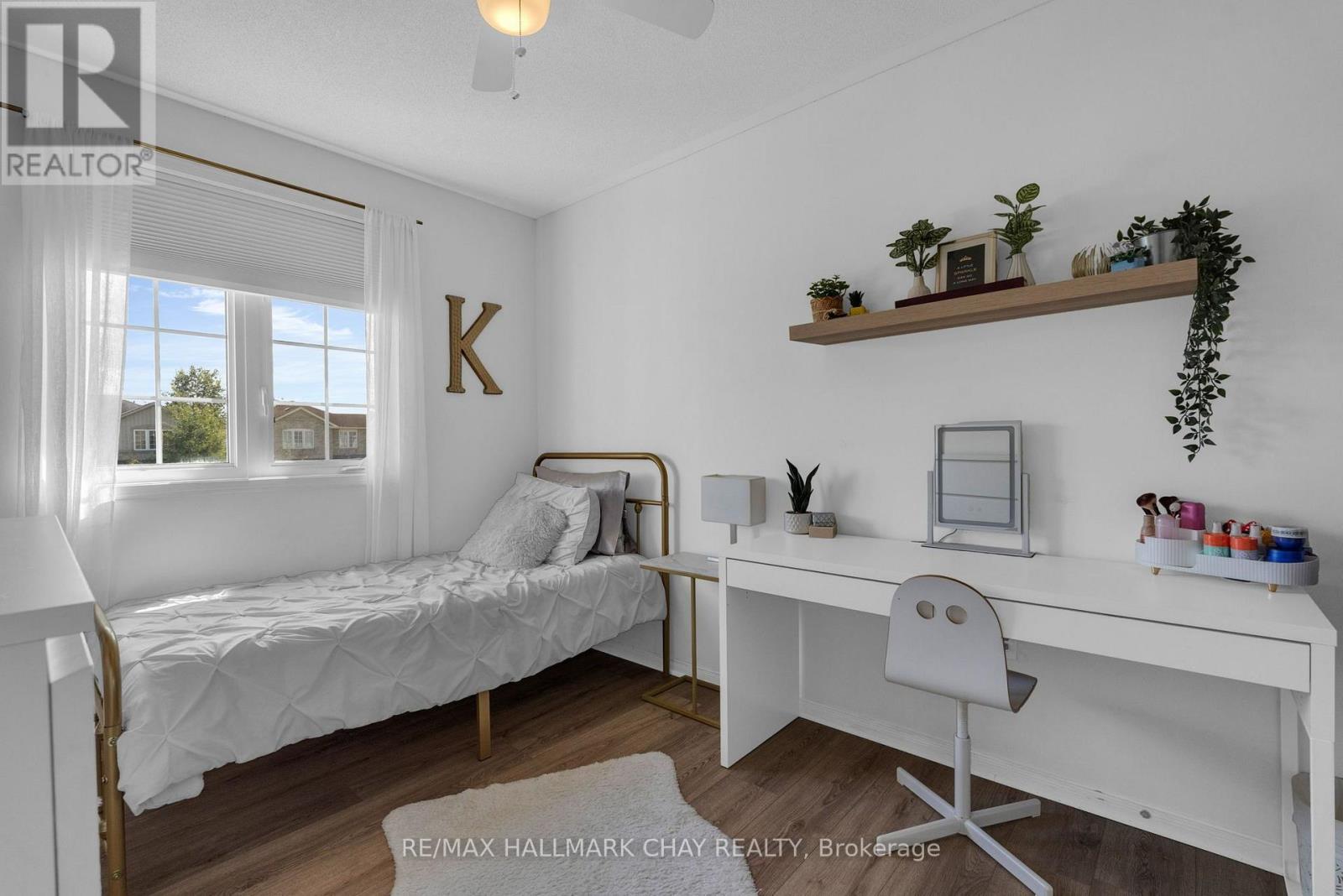 38 ADMIRAL CRESCENT - 12