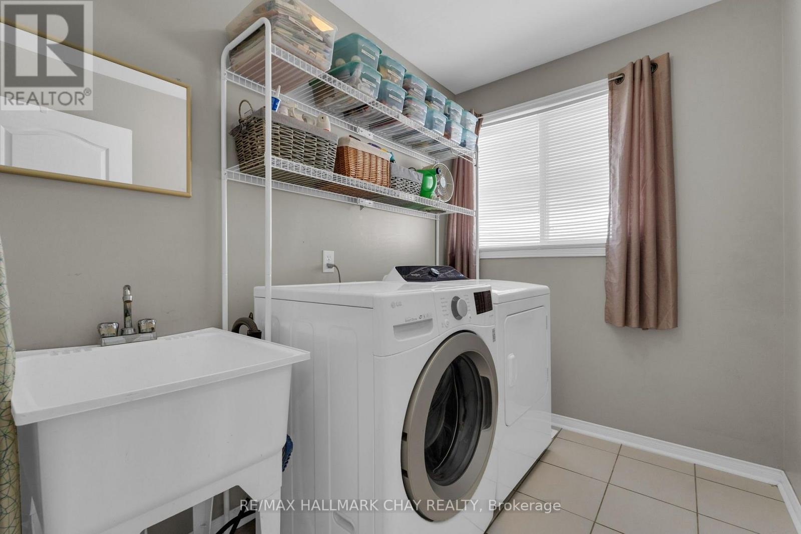 38 ADMIRAL CRESCENT - 17