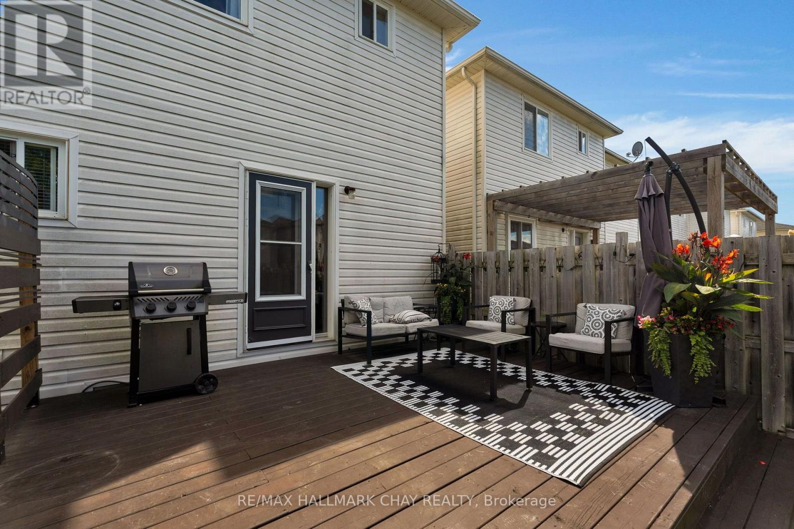 38 ADMIRAL CRESCENT - 21