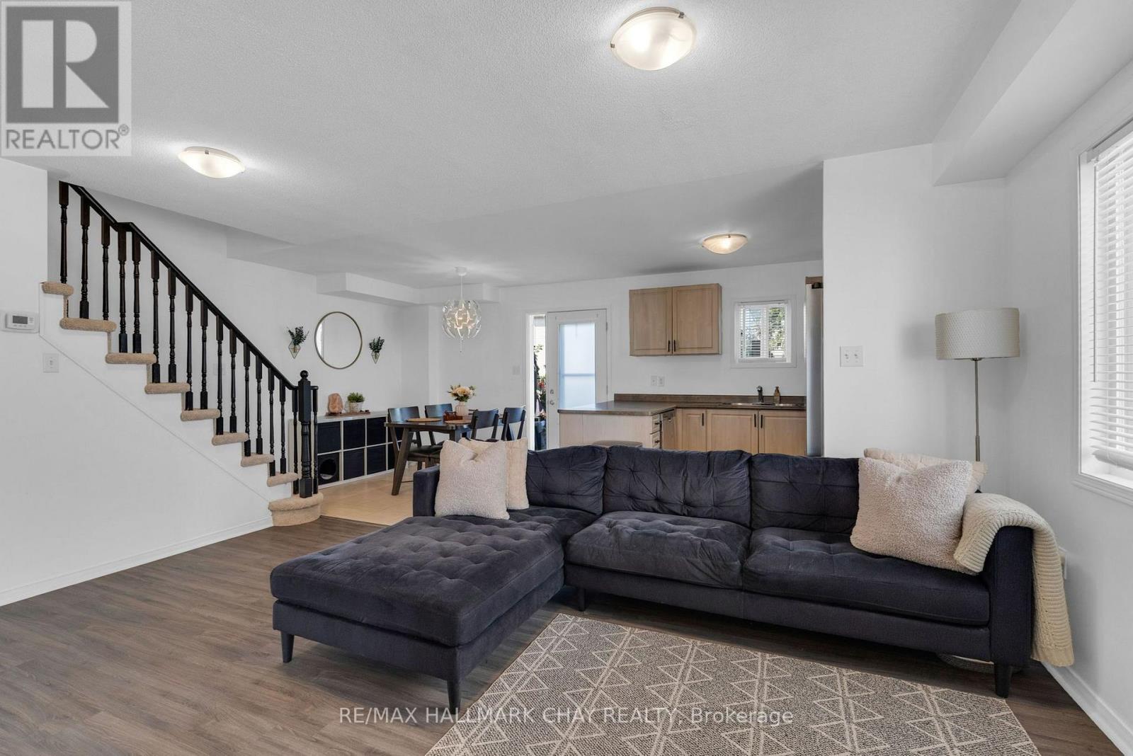 38 ADMIRAL CRESCENT - 5