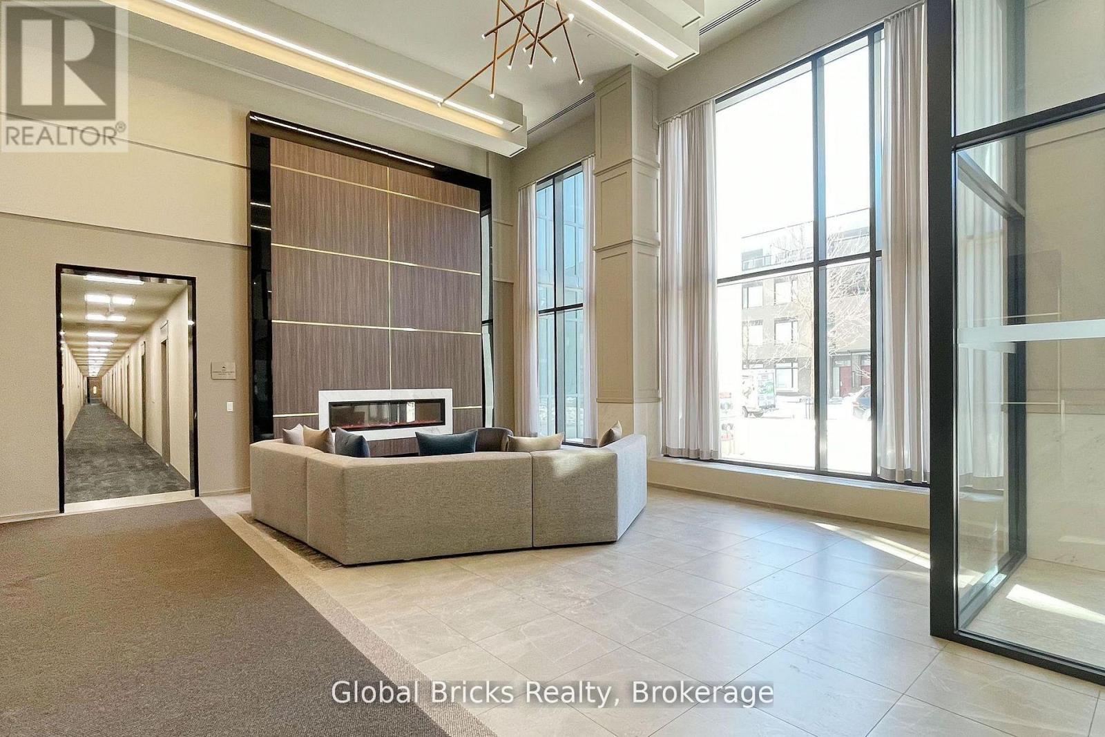 1405- 4085 Parkside Village Drive, Mississauga, ON photo 3