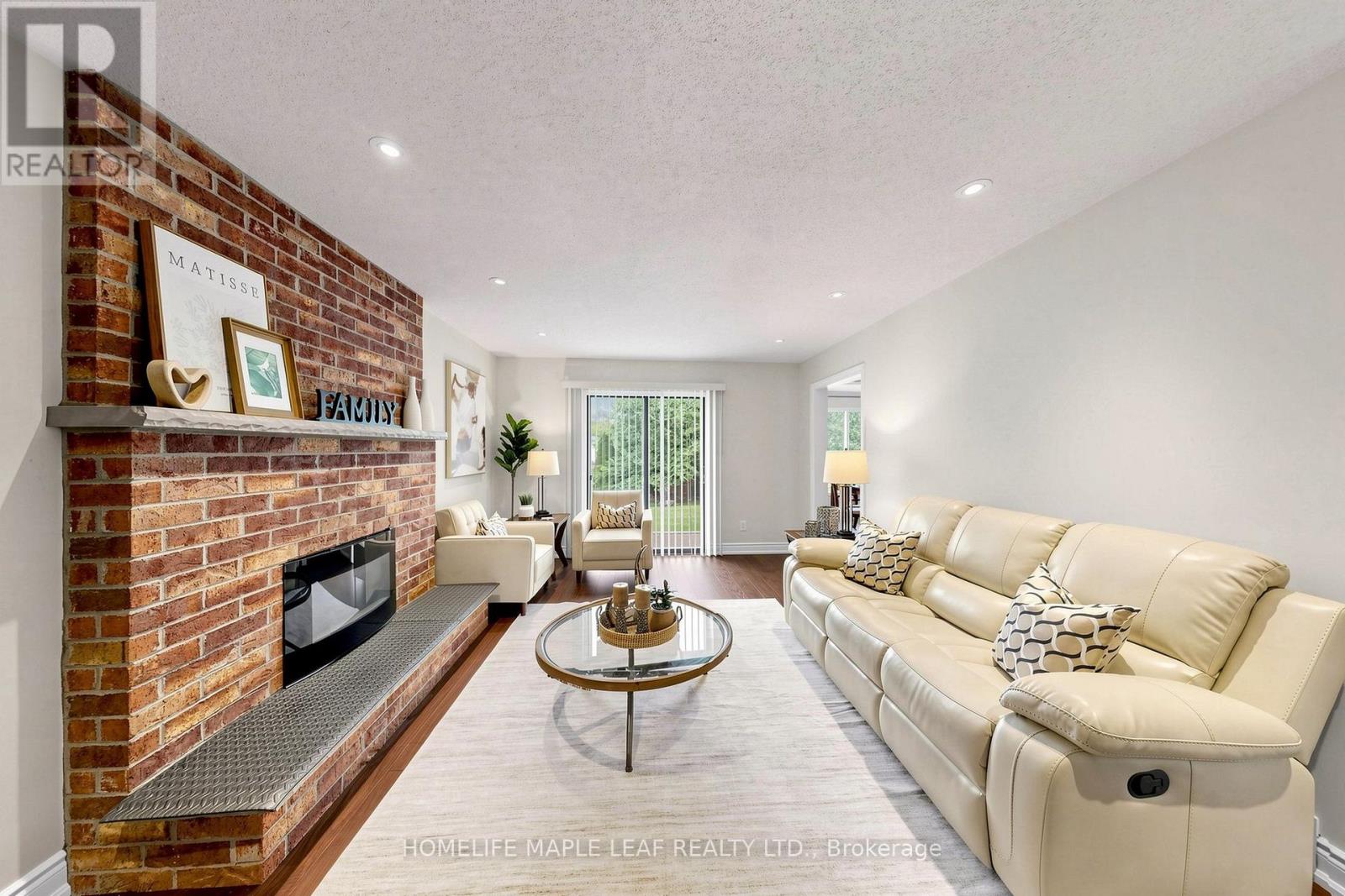 167 BAYNE CRESCENT — photo 3