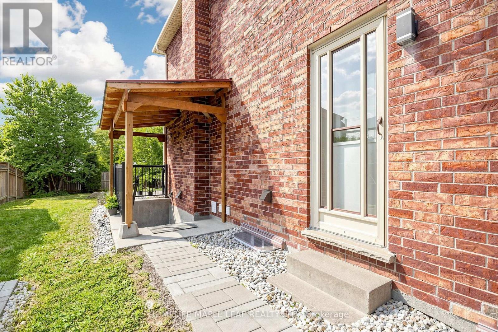 167 BAYNE CRESCENT - Image 44