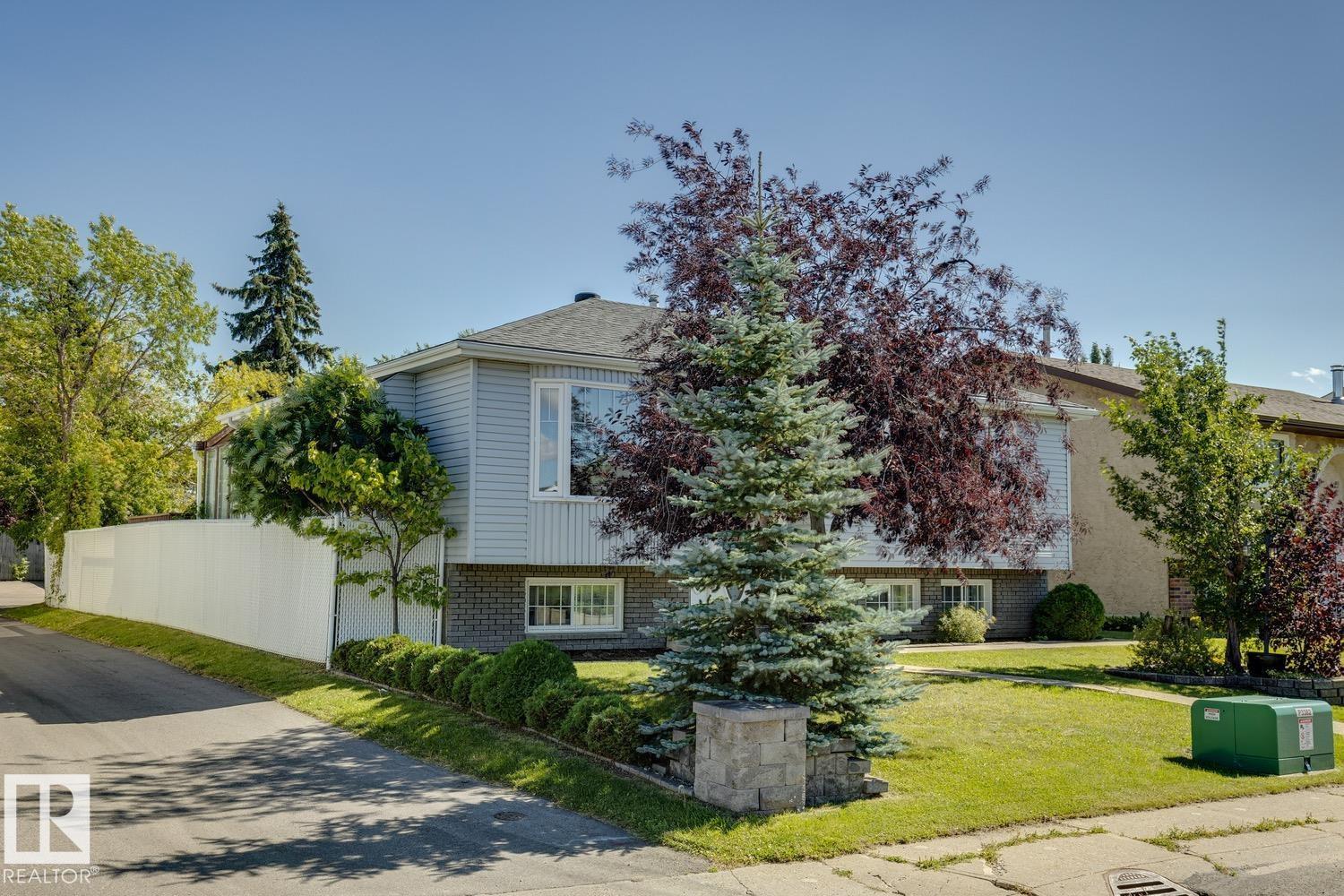 14243 24 ST NW, Edmonton, Alberta, T5Y1G2