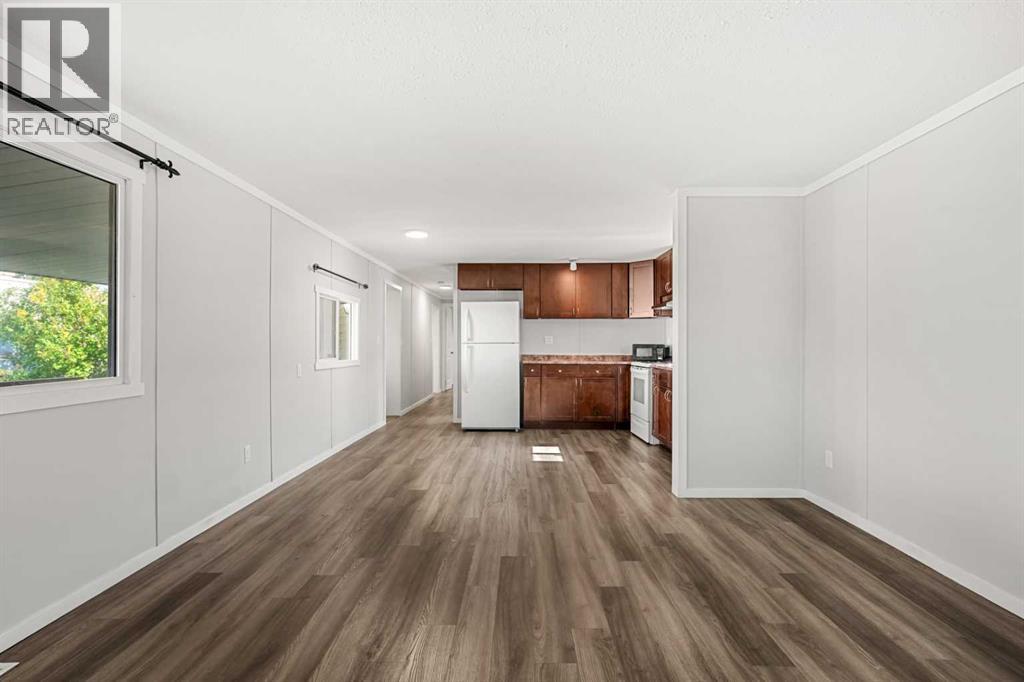 330, 6220 17 Avenue SE - 14