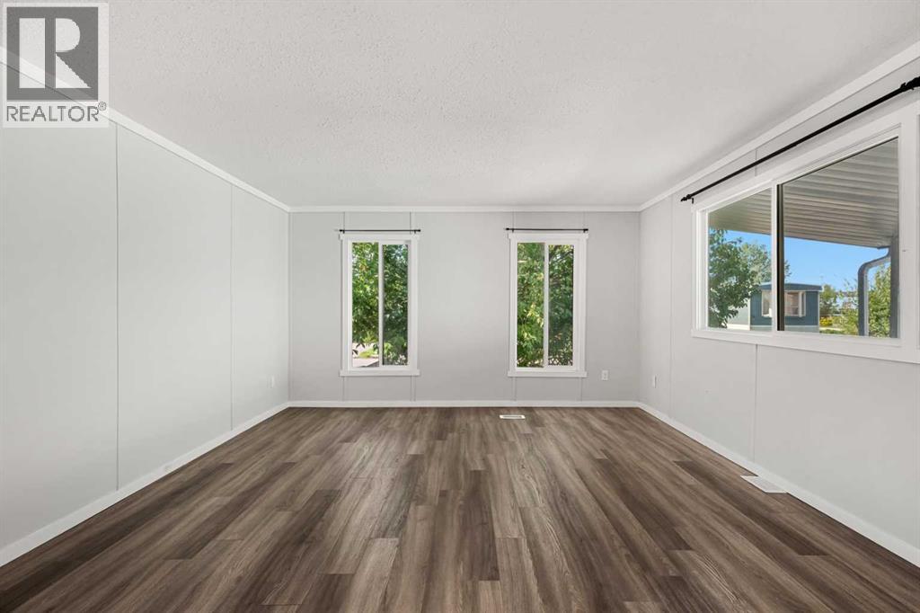 330, 6220 17 Avenue SE - 16