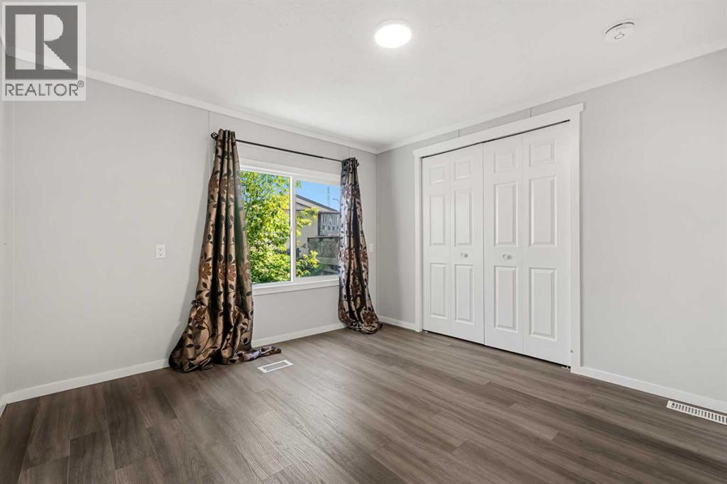 330, 6220 17 Avenue SE - 19