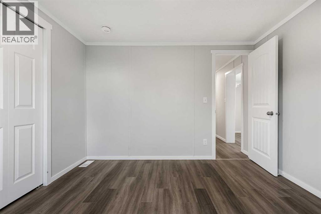330, 6220 17 Avenue SE - 20