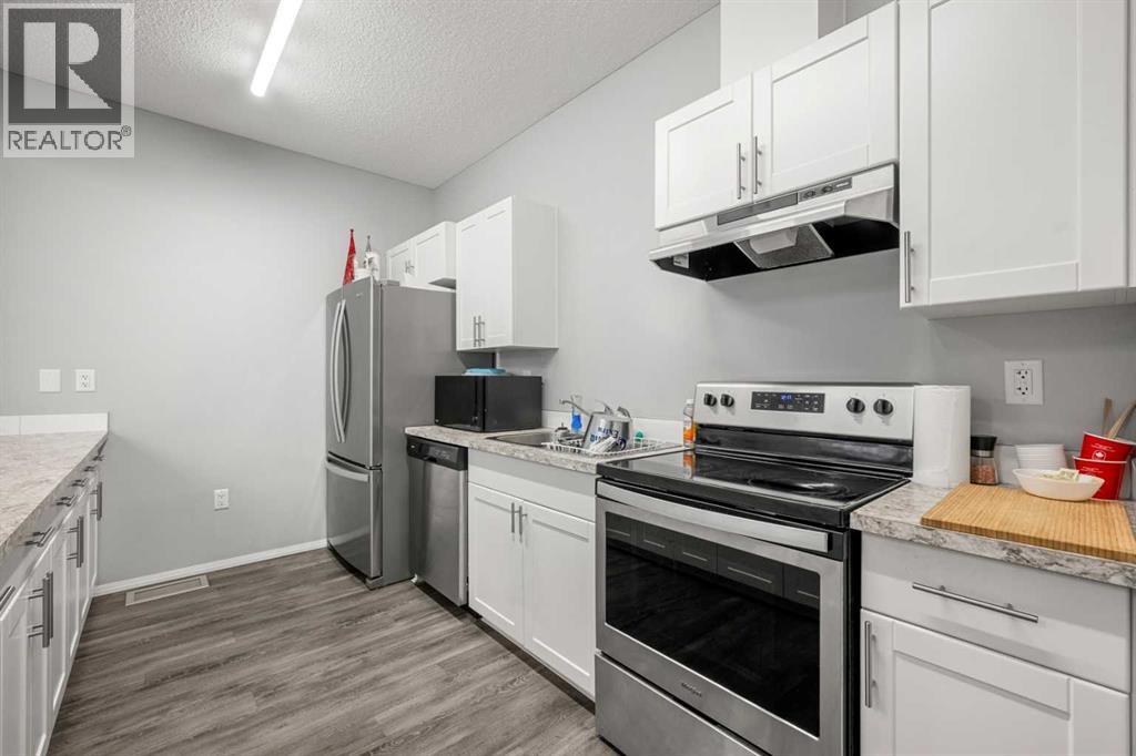 330, 6220 17 Avenue SE - 37