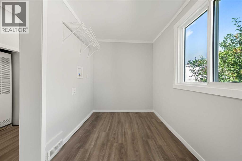 330, 6220 17 Avenue SE - 6