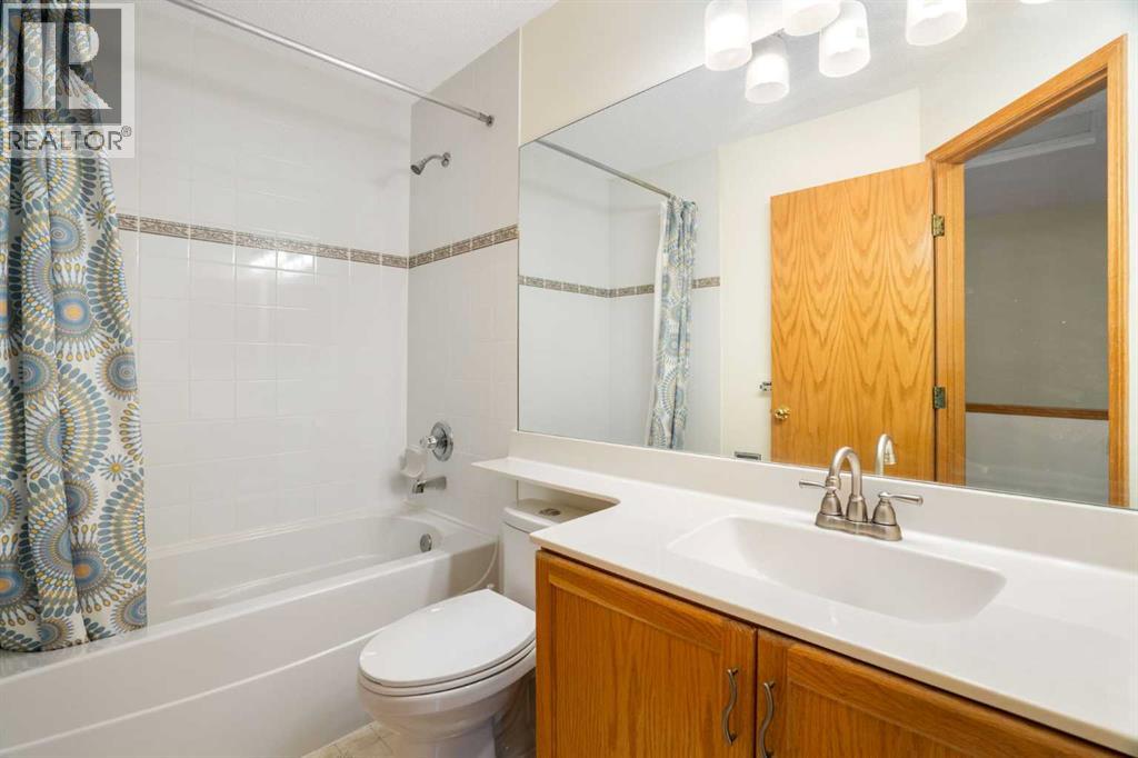 646 Killarney Glen Court SW - 25