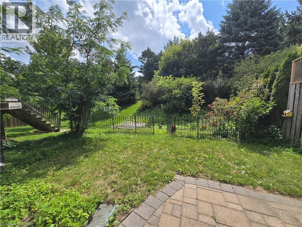 555 GRASSLANDS Court — photo 3