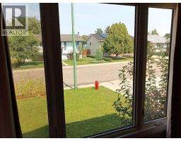 Bedroom - 47 East Glen Street Se, Medicine Hat, AB T1B2Z8 Photo 6