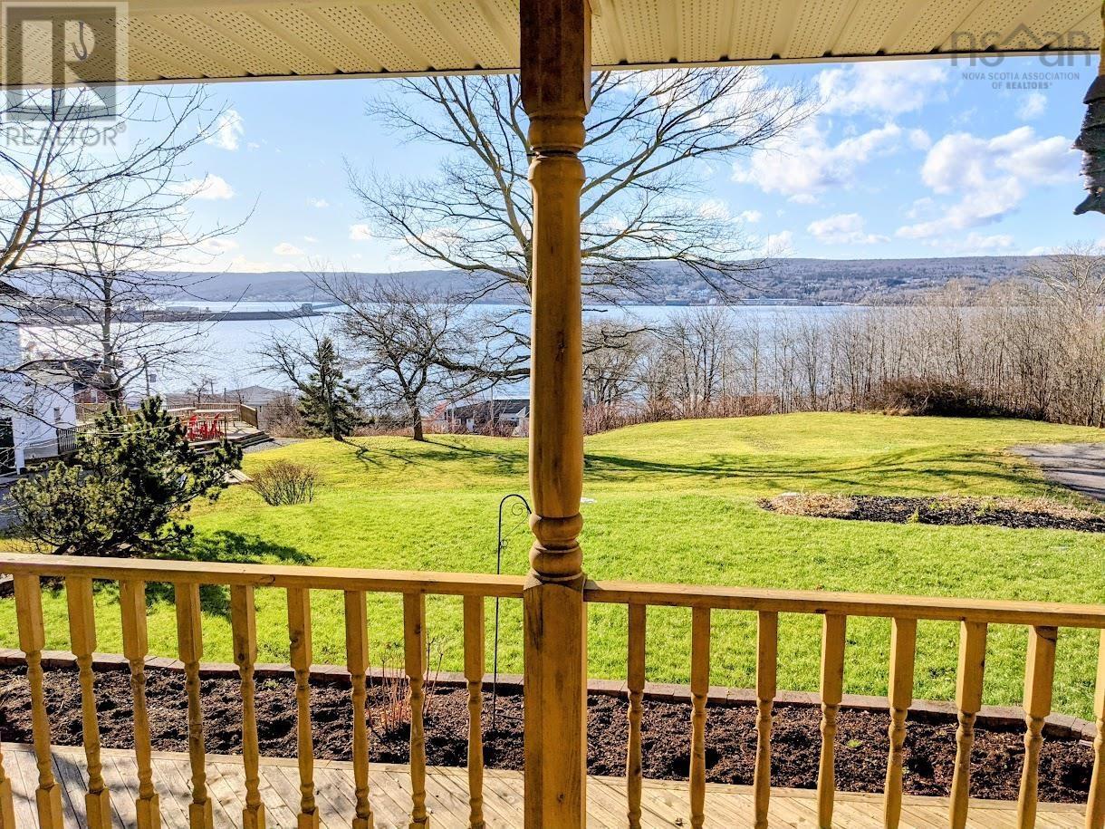 62 MACLAUGHLIN Drive - 2