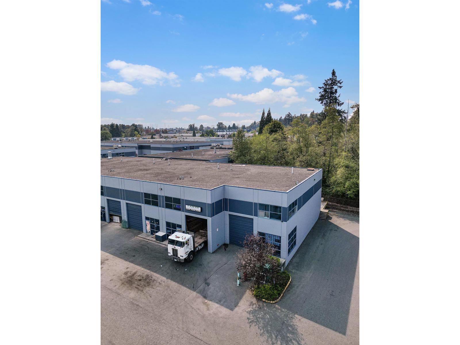 #101-103 13035 84 Avenue, Surrey, British Columbia, V3W1B3, Surrey, British Columbia — photo 2 of 5