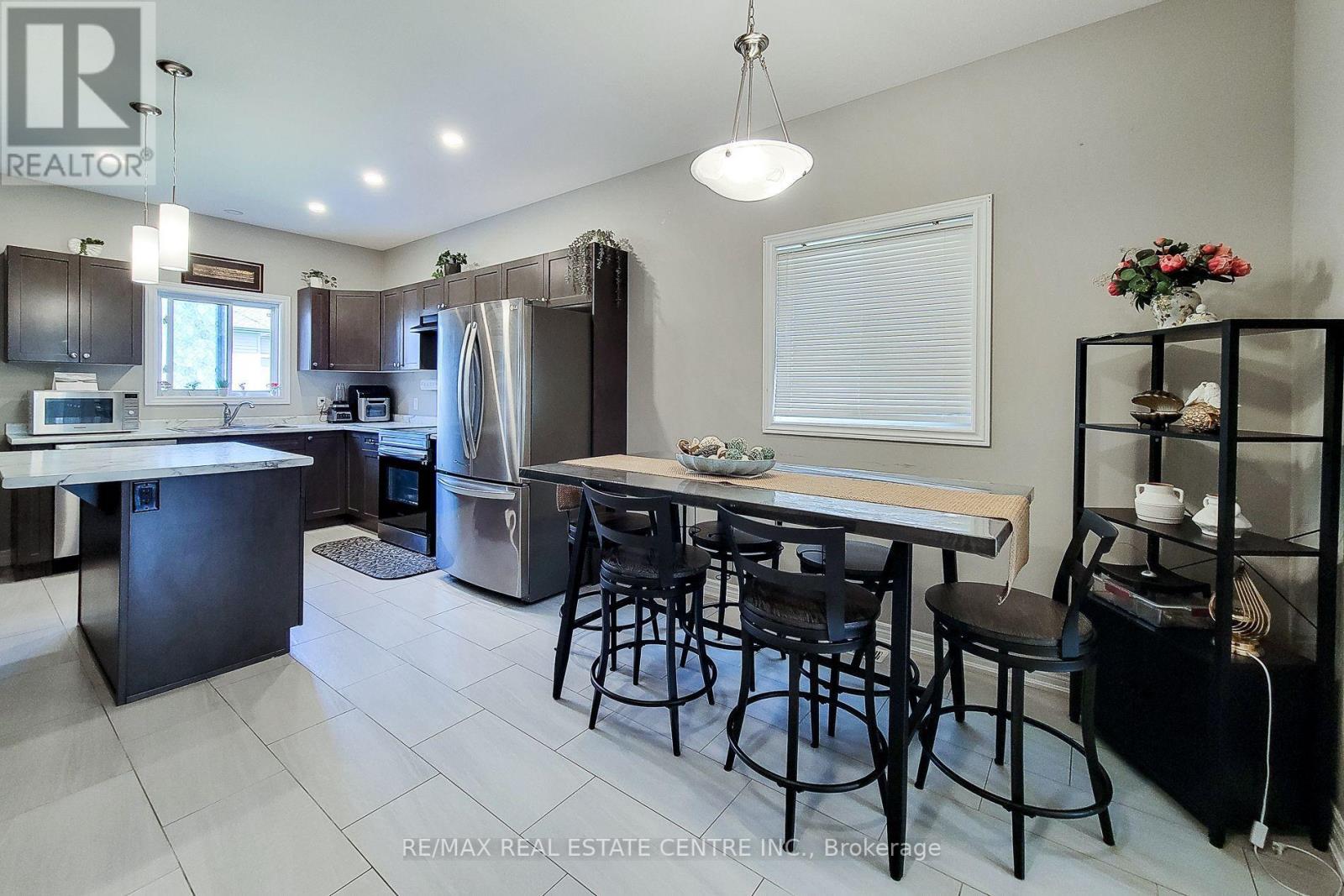 12 BOWMAN CRESCENT - Image 16