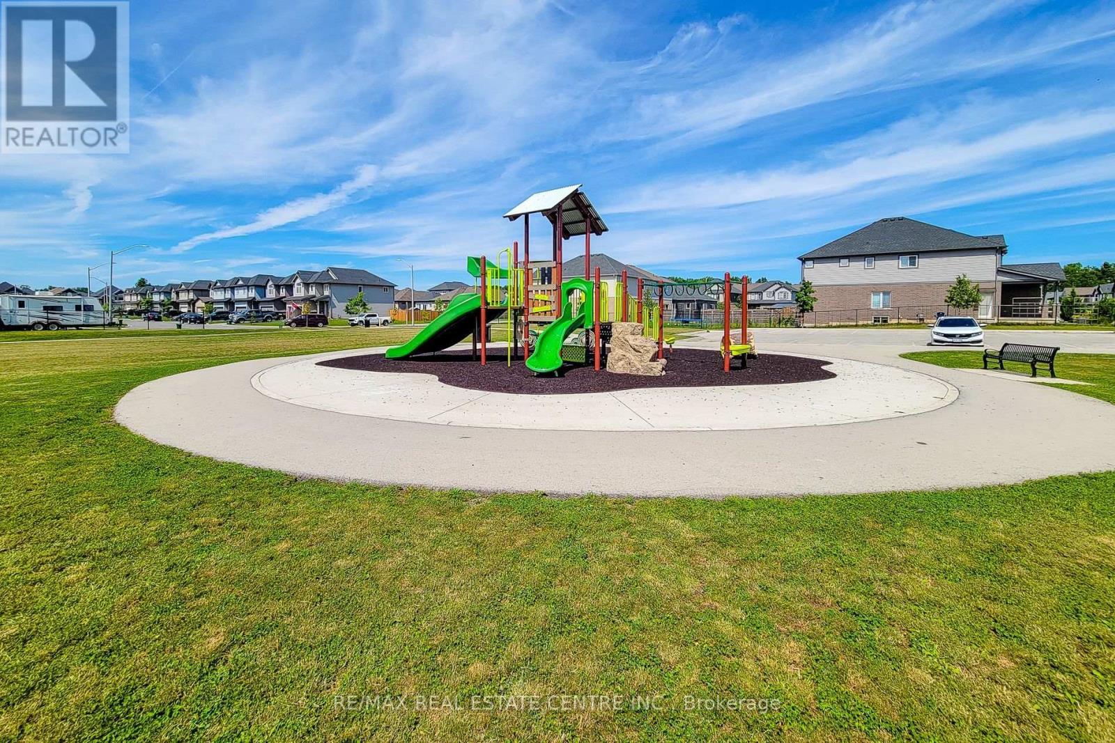 12 BOWMAN CRESCENT - 42