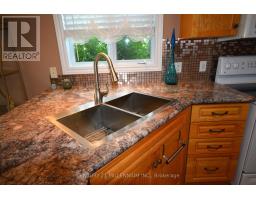 70 Pennsylvania Ave, Wasaga Beach, ON L9Z3A8 Photo 7