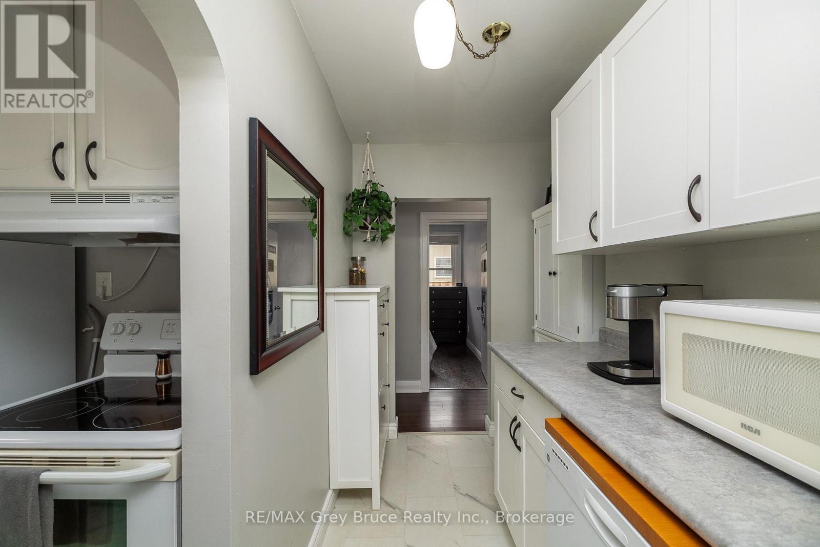 2120 4TH AVENUE W - Image 4