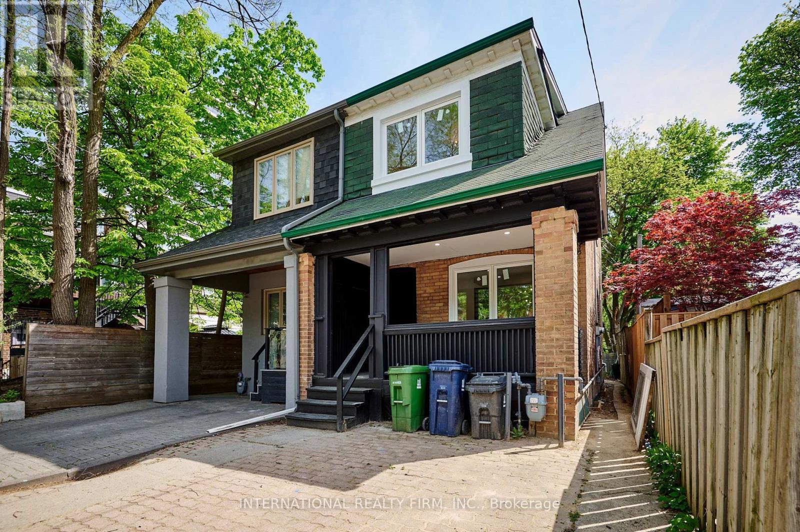 Photo of 171 Duplex Avenue