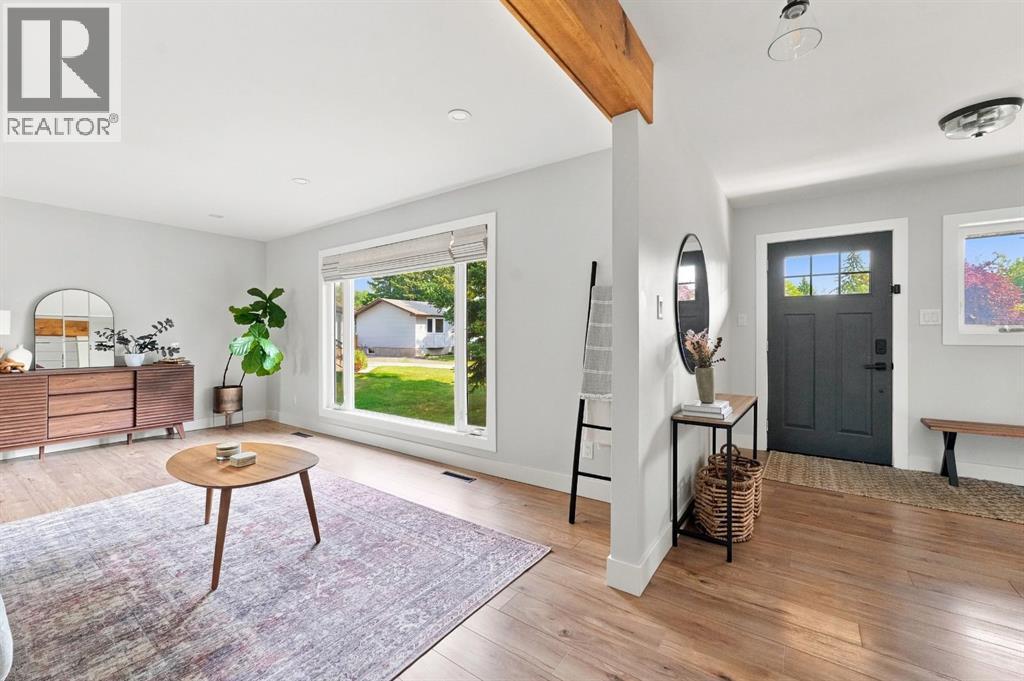 Listing photo – 6 Meeres Close, Red Deer