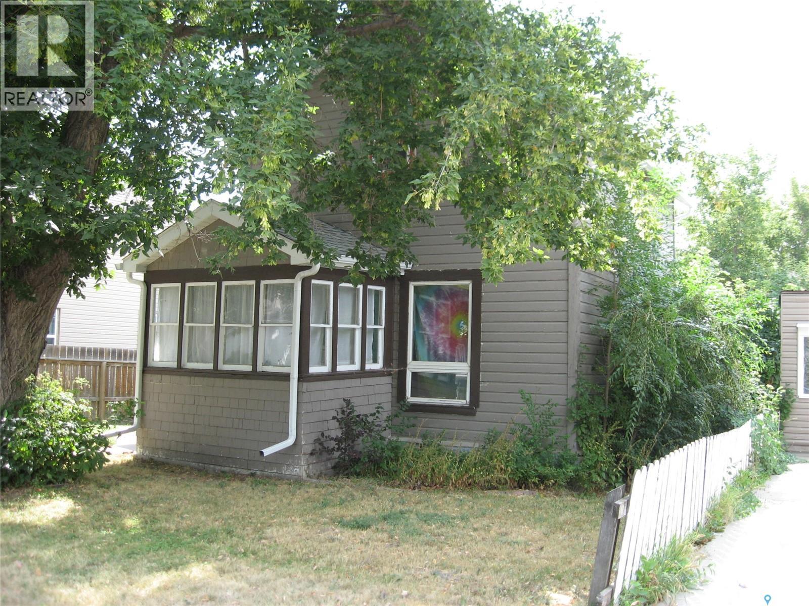 553 Athabasca STREET W - 7