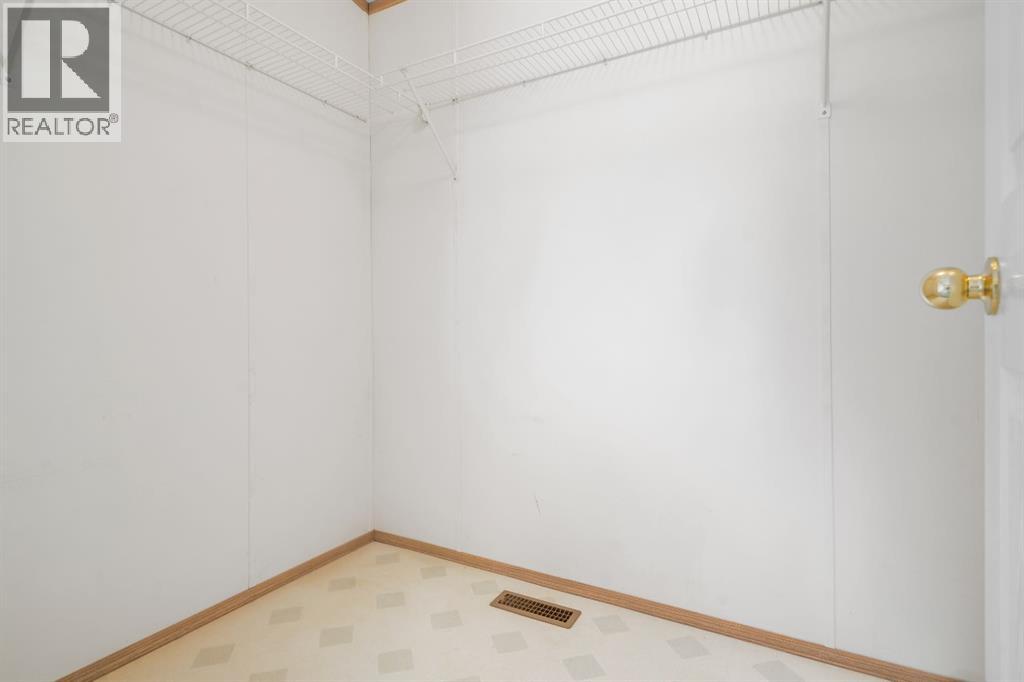 210 5 Street NW - 17
