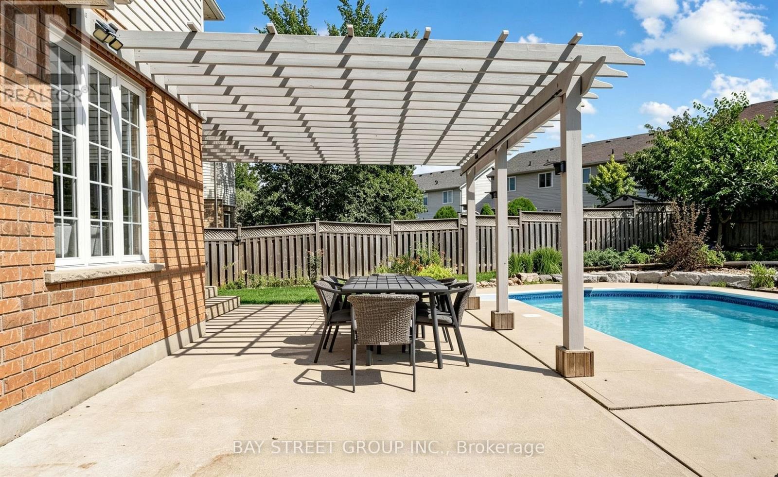 63 DUBRICK CRESCENT - 40