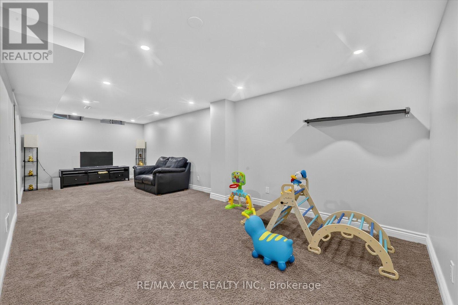 86 SOLMAR AVENUE - Image 37