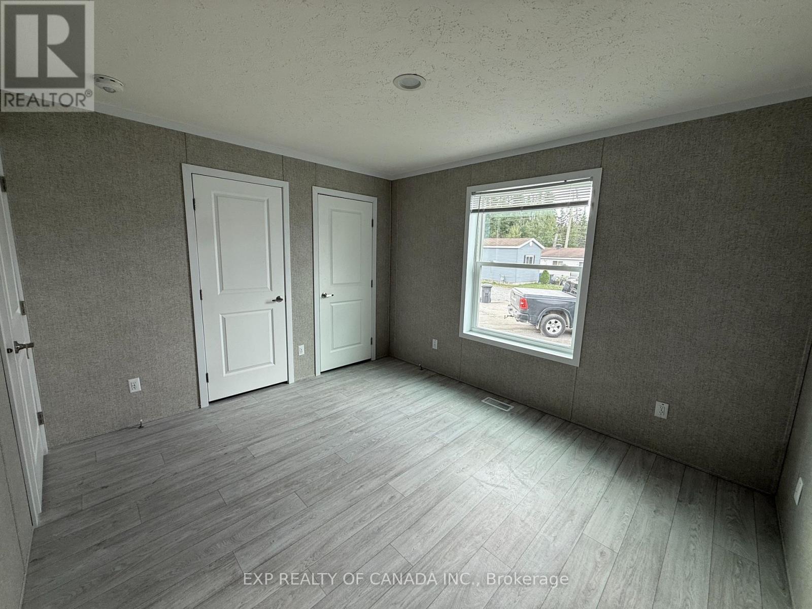 268 EVELYN CRESCENT - 10
