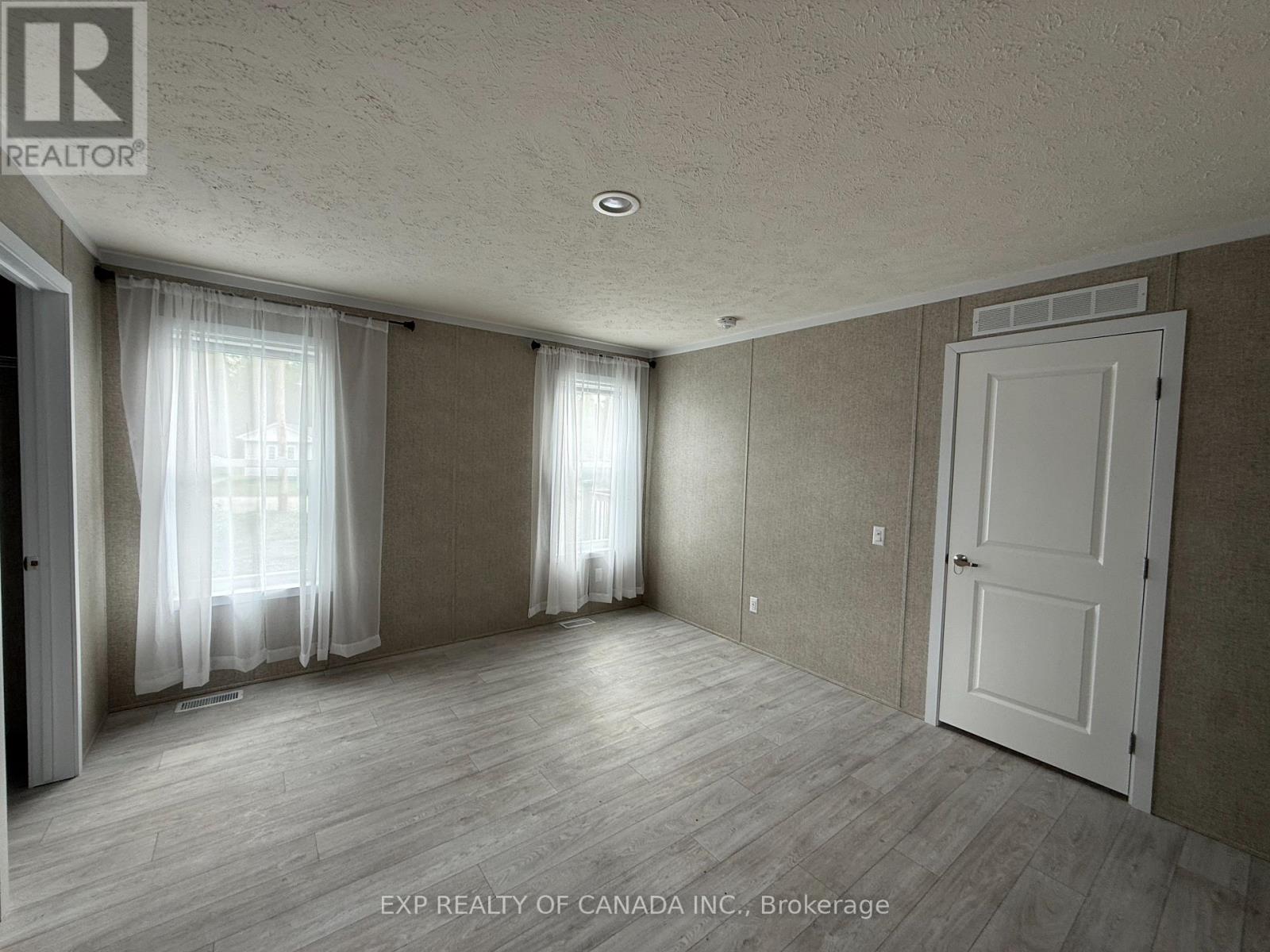 268 EVELYN CRESCENT - 7