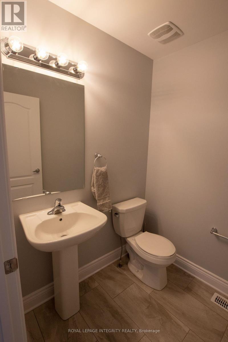 Main Level 2 pc bathroom