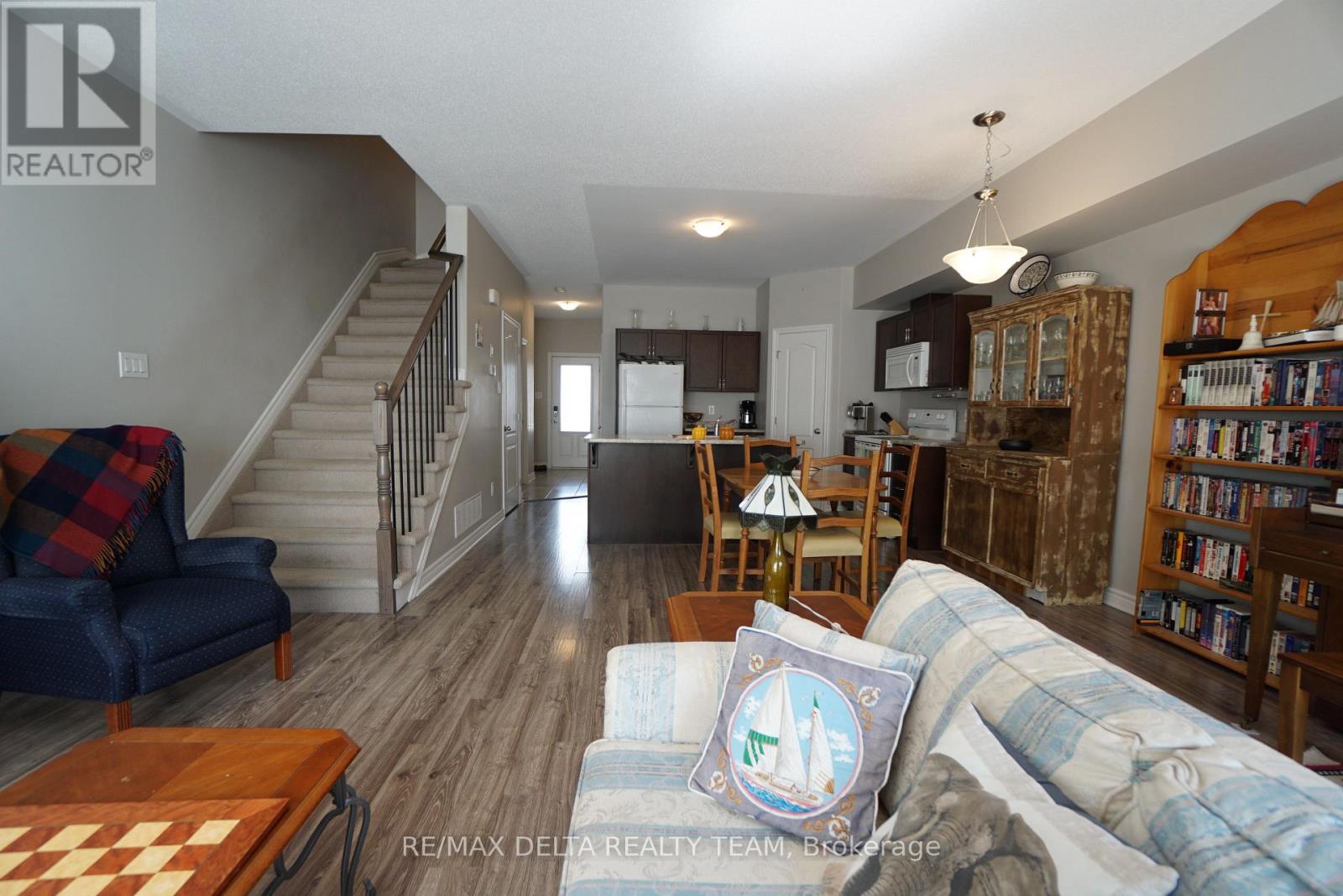92 BELLWOOD DRIVE - 12