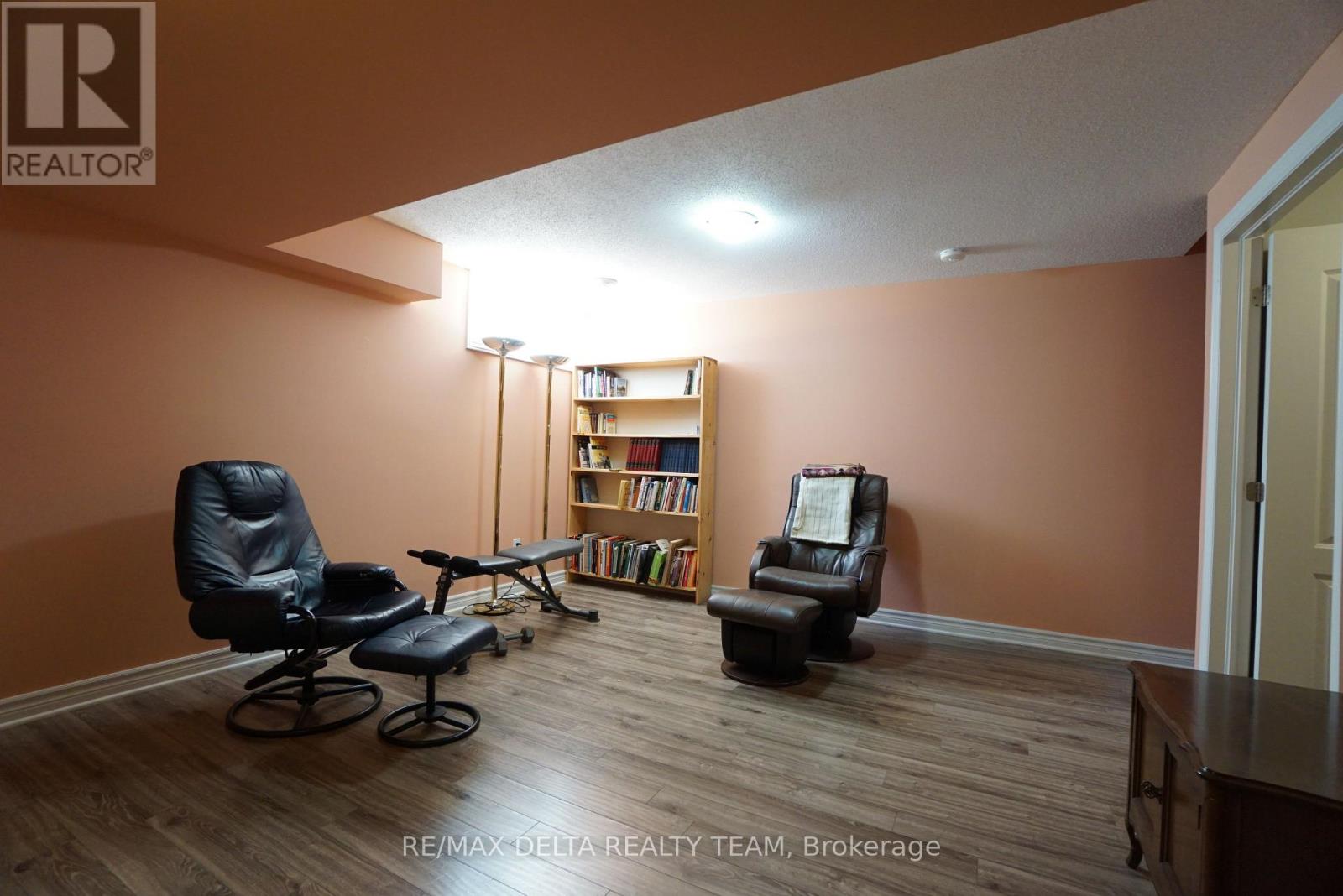92 BELLWOOD DRIVE - 28