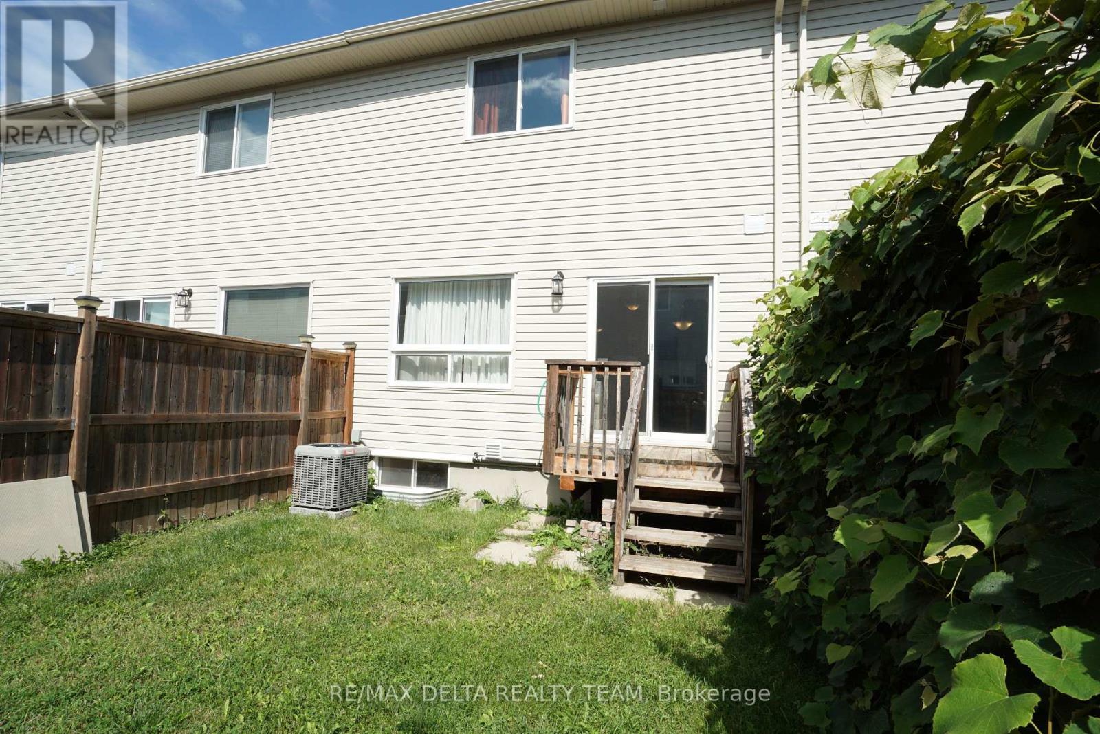 92 BELLWOOD DRIVE - 31