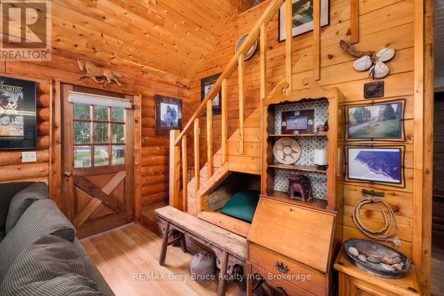 281 SHORELINE AVENUE - 2