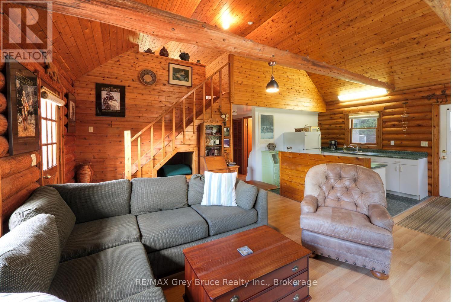 281 SHORELINE AVENUE - 4
