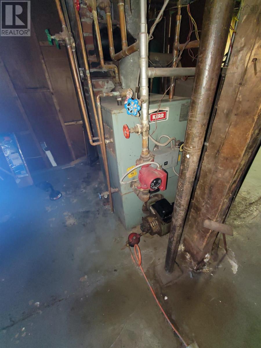 2 Davis Street - Image 24